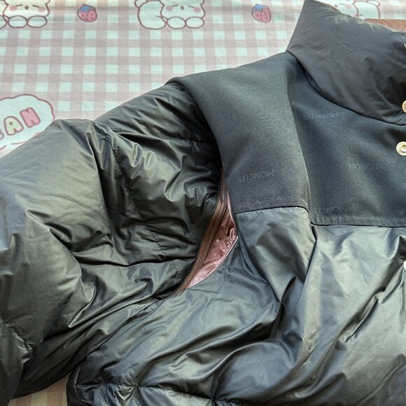 Moncler Verone Men's Reversible Short Down Jacket - Picture 10 of 13